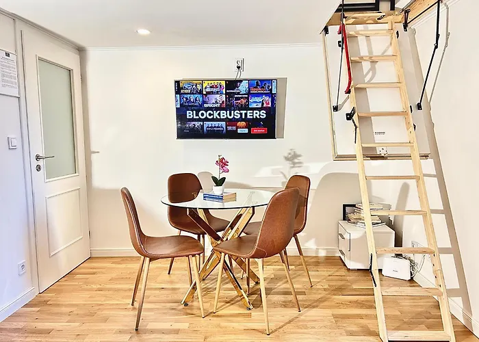 New Apartment 50M Charles Square