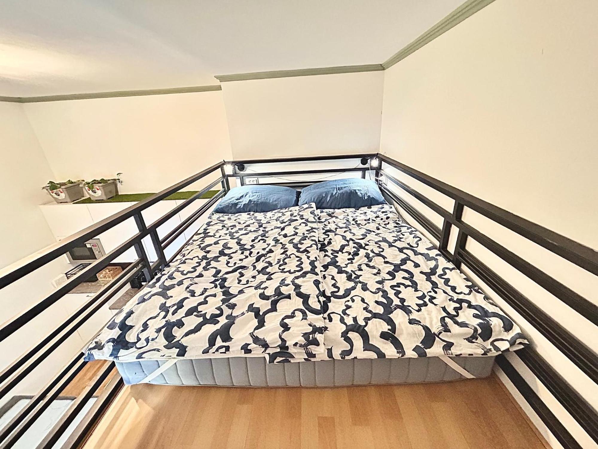Appartamento New 50m Charles Square *